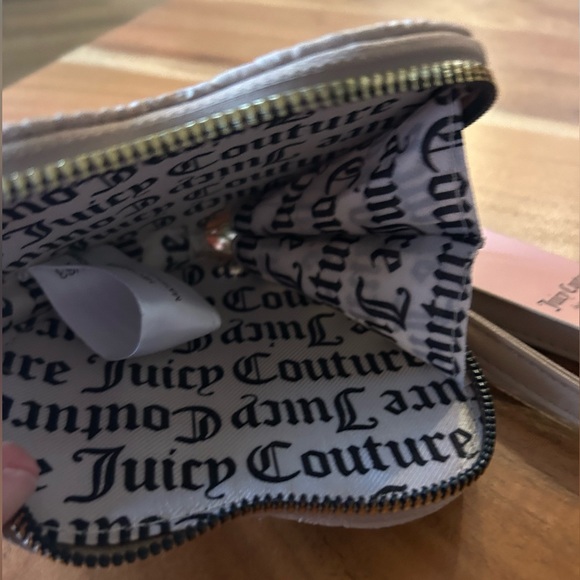 Juicy Couture Cafe Beige Upgrade Heart Zip Around Wristlet  Wallet  NWT - Picture 6 of 12